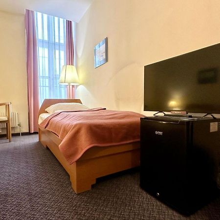 Very Central Apartments, 5 Min To City Center, No Reception Відень Екстер'єр фото