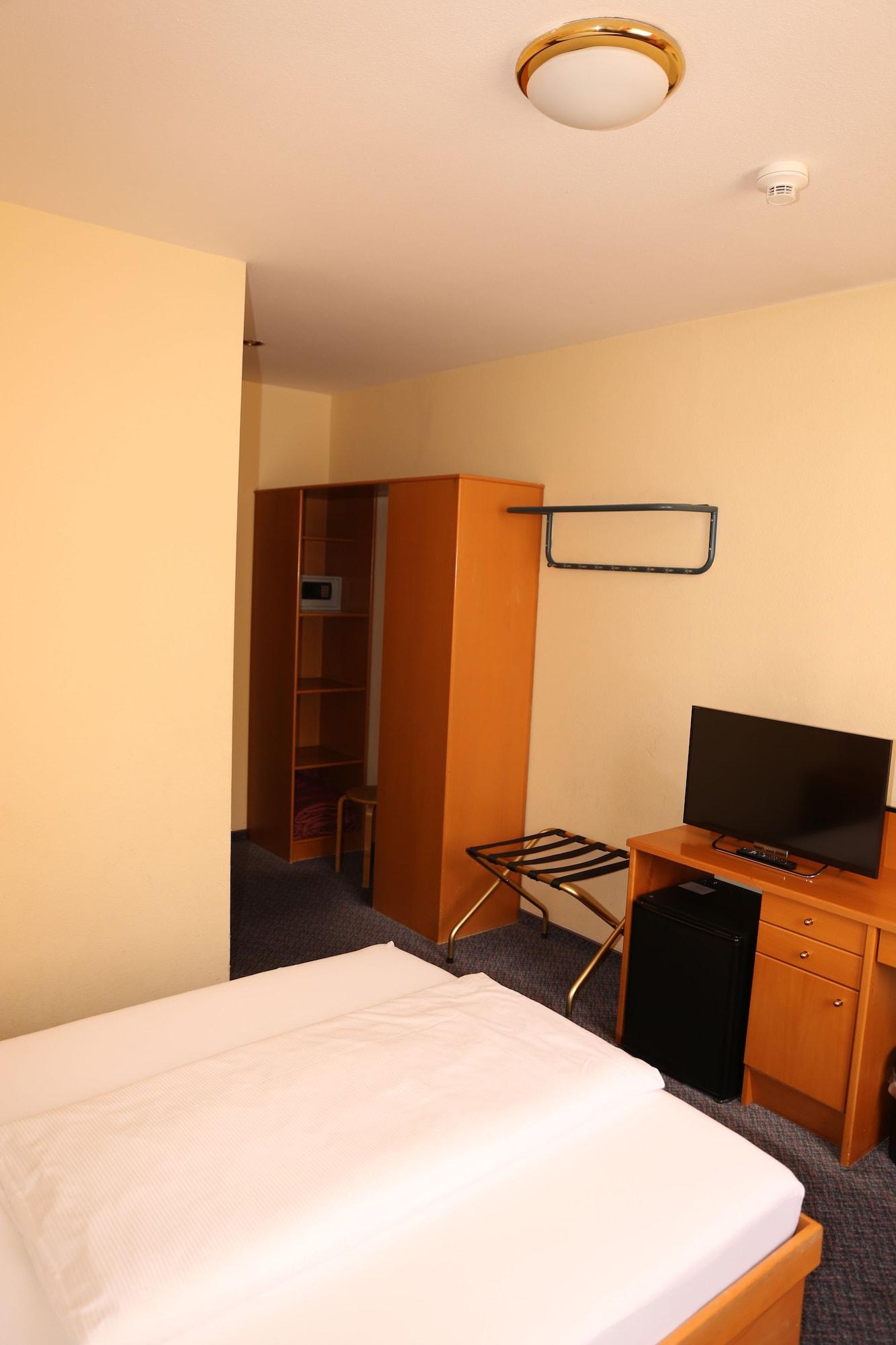 Very Central Apartments, 5 Min To City Center, No Reception Відень Екстер'єр фото
