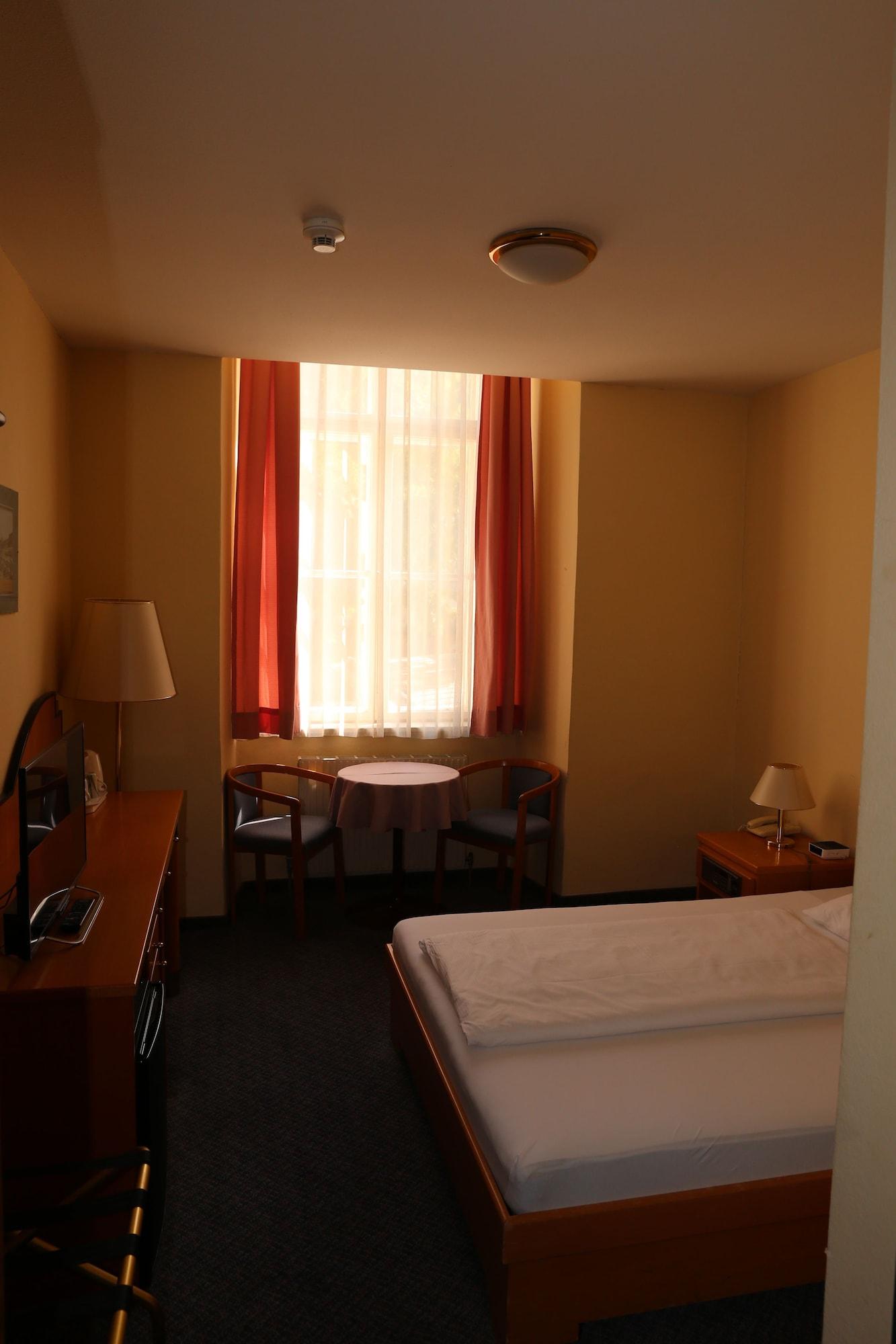 Very Central Apartments, 5 Min To City Center, No Reception Відень Екстер'єр фото