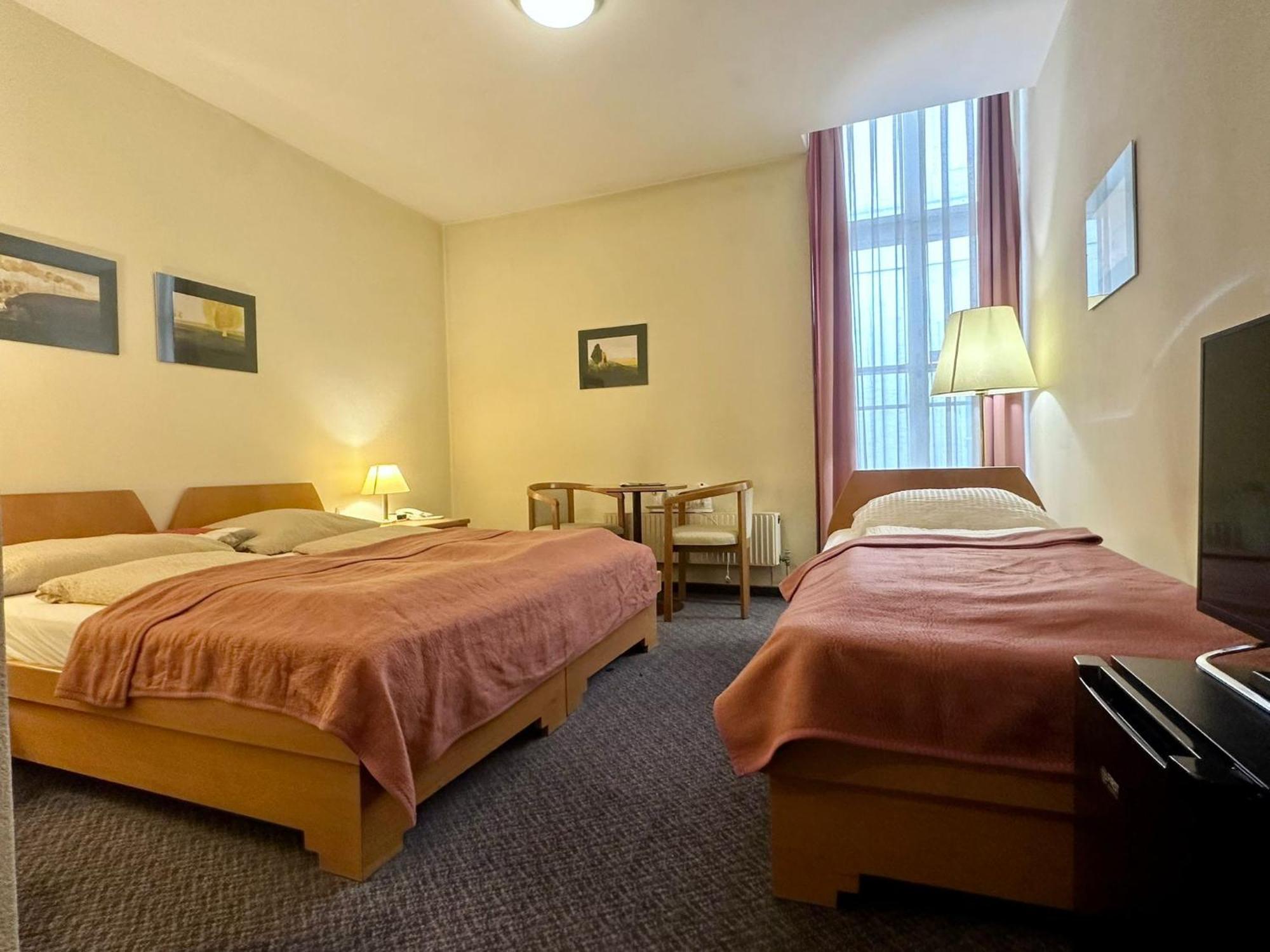 Very Central Apartments, 5 Min To City Center, No Reception Відень Екстер'єр фото