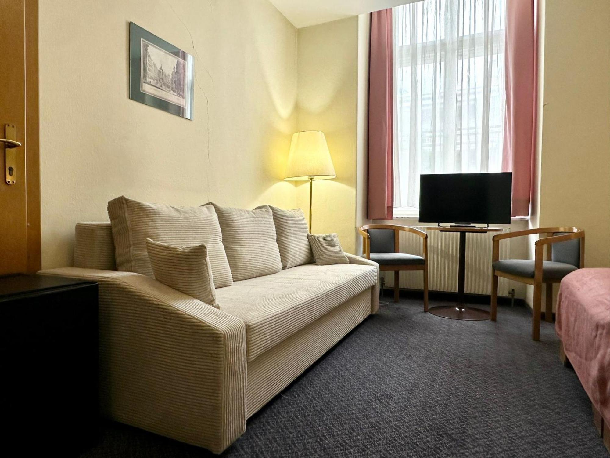 Very Central Apartments, 5 Min To City Center, No Reception Відень Екстер'єр фото
