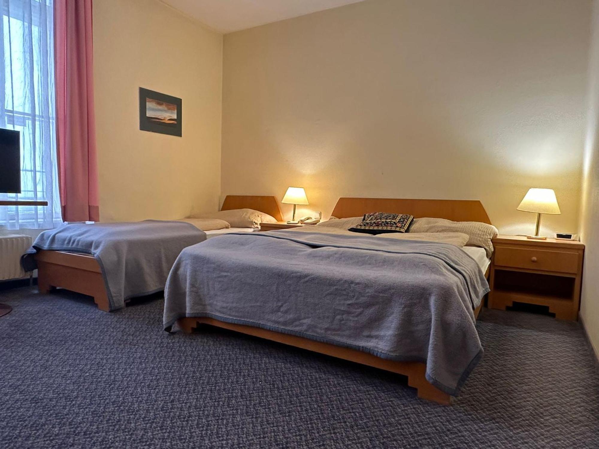 Very Central Apartments, 5 Min To City Center, No Reception Відень Екстер'єр фото