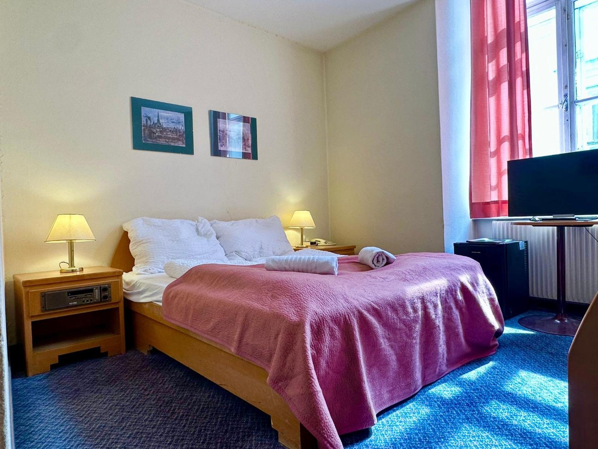 Very Central Apartments, 5 Min To City Center, No Reception Відень Екстер'єр фото
