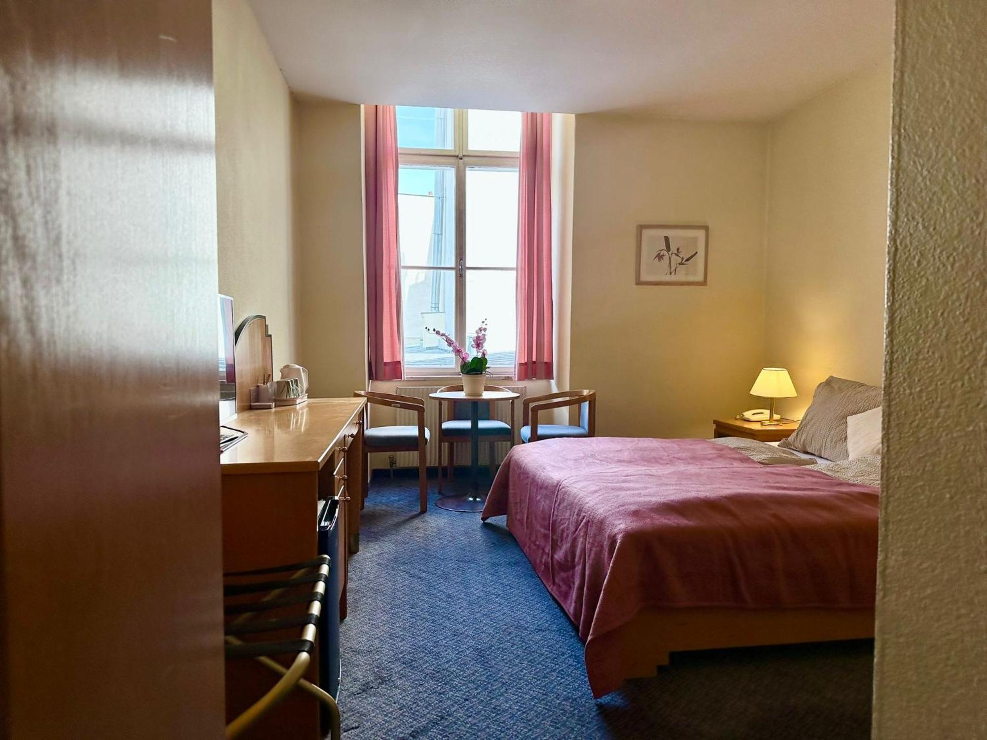 Very Central Apartments, 5 Min To City Center, No Reception Відень Екстер'єр фото