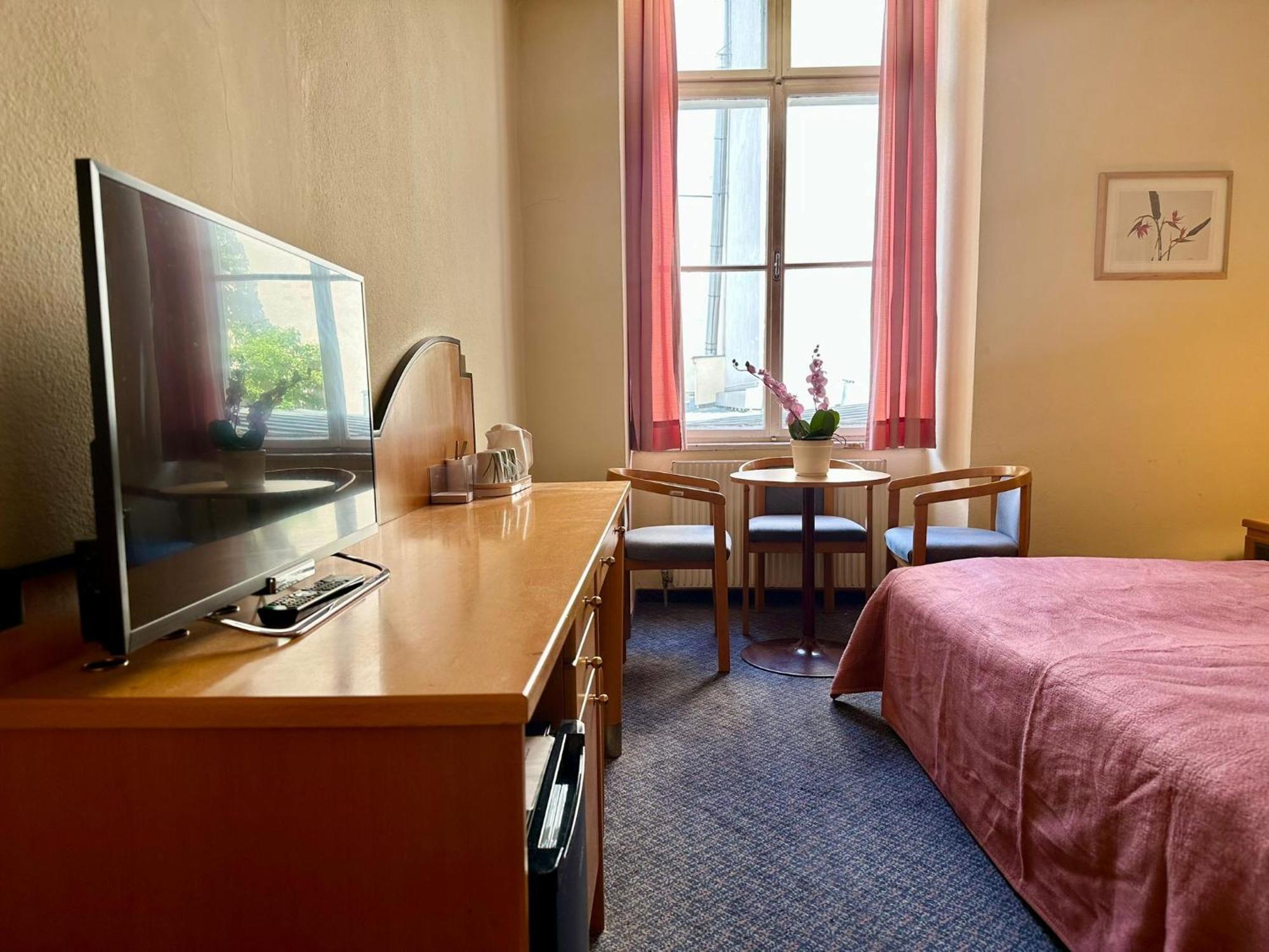 Very Central Apartments, 5 Min To City Center, No Reception Відень Екстер'єр фото