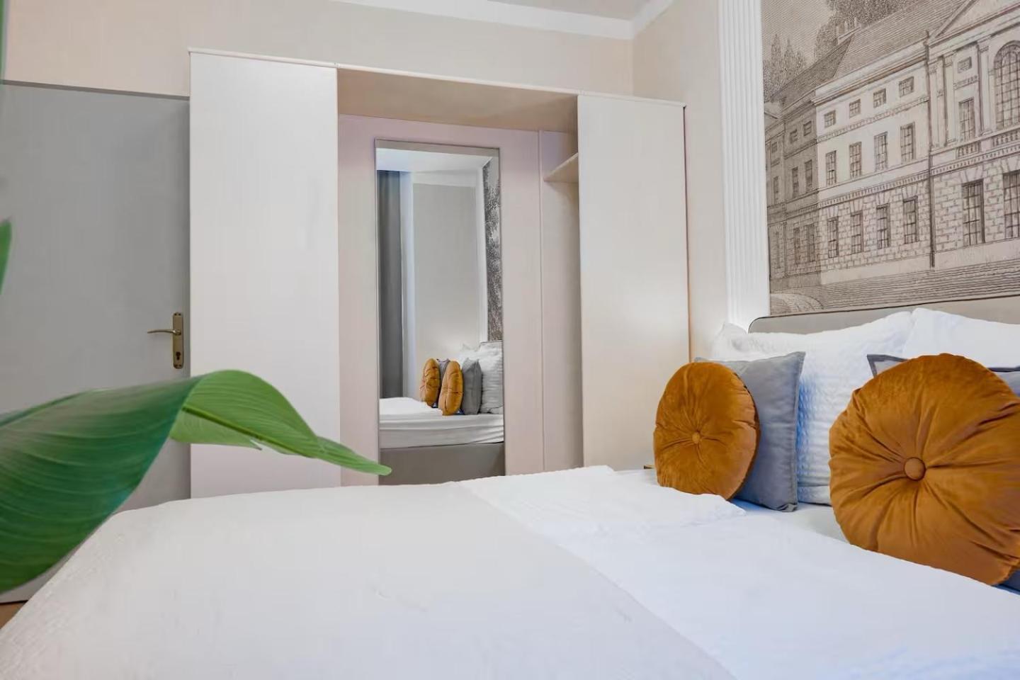 Very Central Apartments, 5 Min To City Center, No Reception Відень Екстер'єр фото
