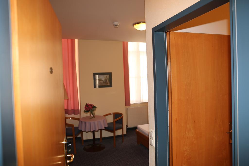 Very Central Apartments, 5 Min To City Center, No Reception Відень Екстер'єр фото