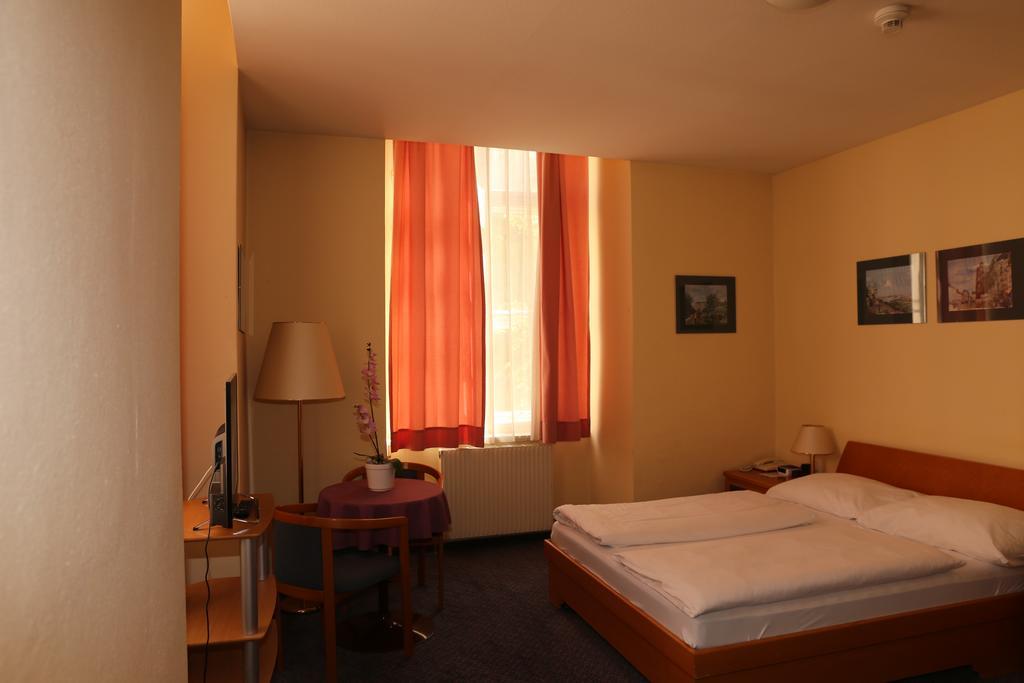 Very Central Apartments, 5 Min To City Center, No Reception Відень Екстер'єр фото