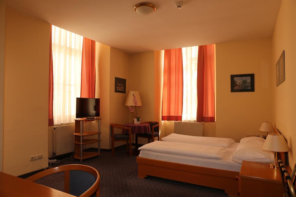 Very Central Apartments, 5 Min To City Center, No Reception Відень Екстер'єр фото
