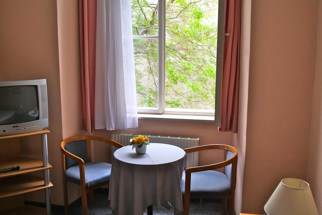 Very Central Apartments, 5 Min To City Center, No Reception Відень Екстер'єр фото